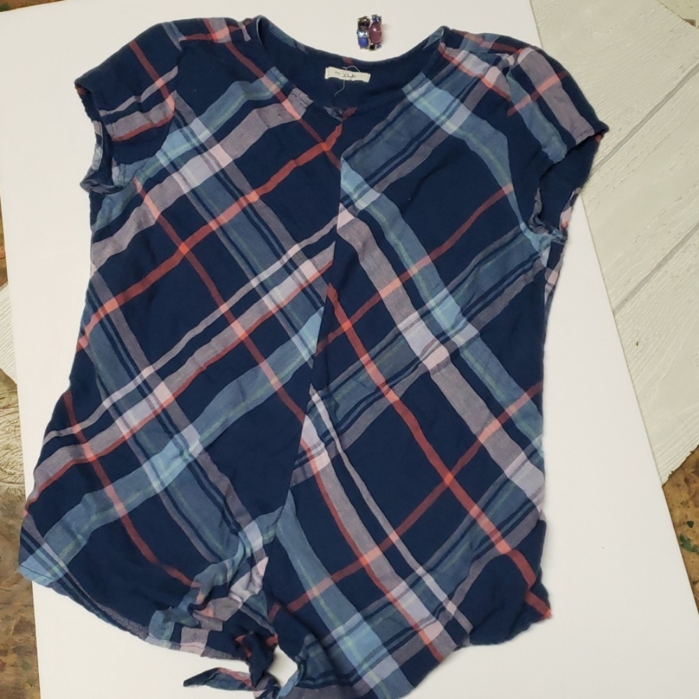 Maurice's plaid short sleeve top